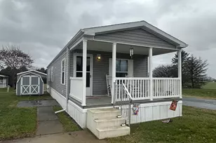 4790 Snowdrift Ln, Zanesville, OH 43701 - Photo 1