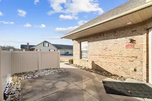 2460 Buckeye Grove, Grove City, OH 43123 - Photo 9