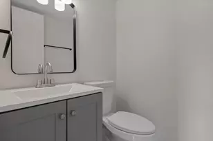 4400 Honeywood Ct, Columbus, OH 43228 - Photo 21
