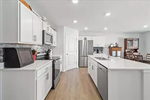 1017 Sherwood Loop, Bellefontaine, OH 43311 - Photo 13