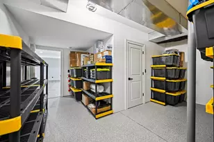 395 E Deshler Ave, Columbus, OH 43206 - Photo 27