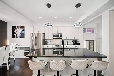 395 E Deshler Avenue, Columbus, OH 43206 - Photo 3