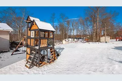 935 Blossom Lane, Zanesville, OH 43701 - Photo 29