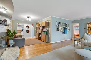 4385 Hayden Falls Dr, Columbus, OH 43221 - Photo 9