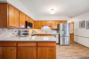 1276 Gresham Rd, Columbus, OH 43204 - Photo 9