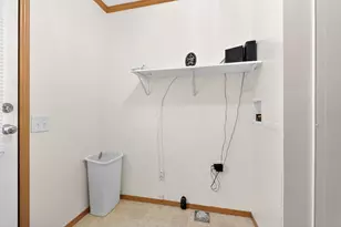 484 Cedarwood Rd, Columbus, OH 43207 - Photo 17