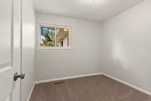 2608 Hubbell Rd, Columbus, OH 43232 - Photo 23