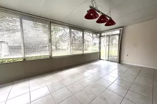 1301 Old Henderson Rd, Columbus, OH 43220 - Photo 17