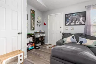 6008 Wexford Park Dr, Columbus, OH 43228 - Photo 3