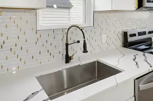 235 N 18th St, Columbus, OH 43203 - Photo 17