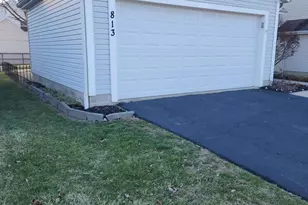 813 Hurlock Ln, Galloway, OH 43119 - Photo 5