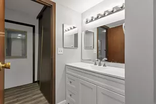 3288 Valley Ln S, Columbus, OH 43231 - Photo 13