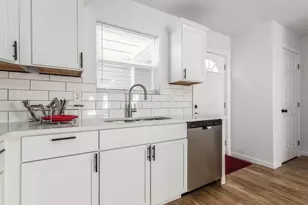 1329 Manchester Ave, Columbus, OH 43211 - Photo 13