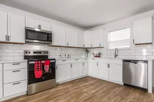 1329 Manchester Ave, Columbus, OH 43211 - Photo 11