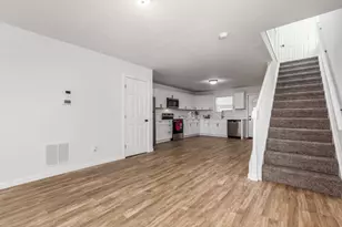 1329 Manchester Ave, Columbus, OH 43211 - Photo 9