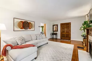 223 W Dunedin Rd, Columbus, OH 43214 - Photo 9