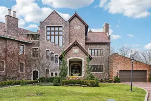 1427 Roxbury Rd, Marble Cliff, OH 43212 - Photo 1