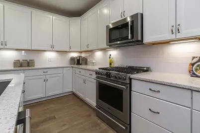 7652 Gateway Boulevard, Powell, OH 43065 - Photo 9