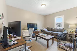 1104 Michigan Ave, Columbus, OH 43201 - Photo 9