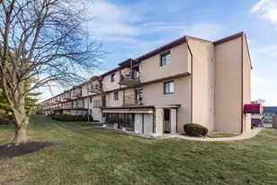 5885 Beechcroft Rd, Columbus, OH 43229 - Photo 23