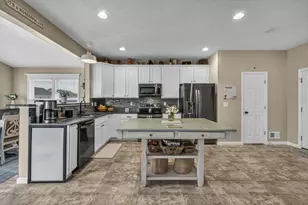 181 Delaware Dr, Delaware, OH 43015 - Photo 11