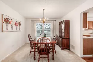 2126 Mayflower Cir, Grove City, OH 43123 - Photo 5