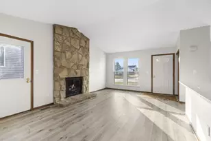 1800 Weather Stone Ln, Columbus, OH 43235 - Photo 3