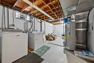 341 Canyon Dr N, Columbus, OH 43214 - Photo 49