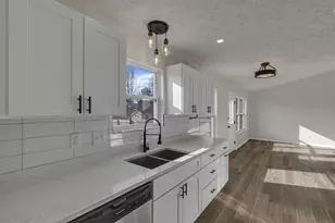 6575 Cloverlawn Cir, Canal Winchester, OH 43110 - Photo 7