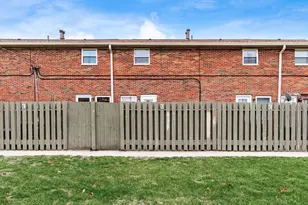 5762 W Pine Tree Street W, Columbus, OH 43229 - Photo 25