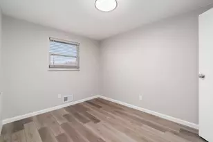 5762 W Pine Tree Street W, Columbus, OH 43229 - Photo 13