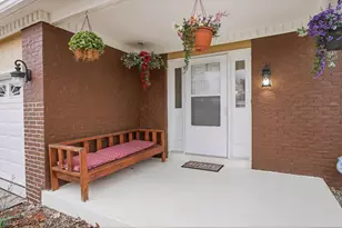 2259 Tulip Tree Ave, Columbus, OH 43229 - Photo 5