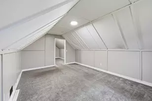 2288 Hiawatha Park Dr, Columbus, OH 43211 - Photo 21