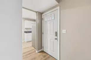 2288 Hiawatha Park Dr, Columbus, OH 43211 - Photo 3