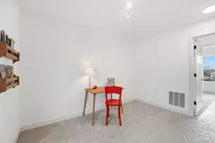 2574 Renwood Pl, Columbus, OH 43211 - Photo 19