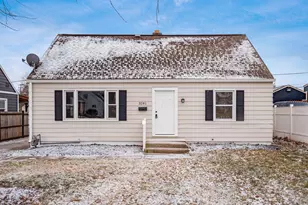 3281 Oaklawn St, Columbus, OH 43224 - Photo 1