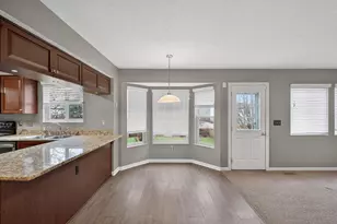 7565 Harbour Town Dr, Pickerington, OH 43147 - Photo 13