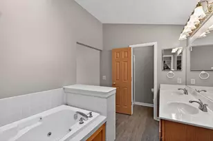 7565 Harbour Town Dr, Pickerington, OH 43147 - Photo 25