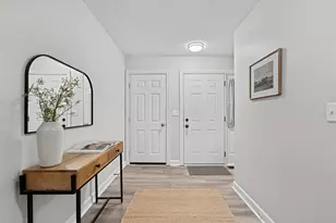 2542 Hyacinth Ln, Columbus, OH 43235 - Photo 5