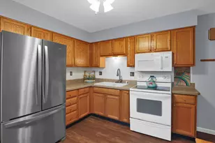 182 E Center St, London, OH 43140 - Photo 9