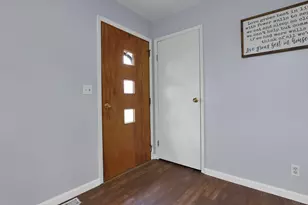 182 E Center St, London, OH 43140 - Photo 3