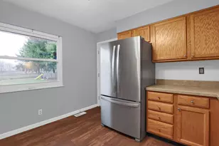 182 E Center St, London, OH 43140 - Photo 11