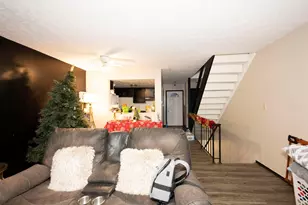 3654 Walnut Creek Dr, Columbus, OH 43224 - Photo 5