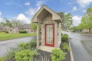 605 Turning Leaf Ln, Heath, OH 43056 - Photo 5