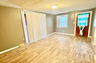 202 Plum St, Danville, OH 43014 - Photo 5