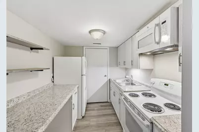 1126 Merrimar Circle N #M, Columbus, OH 43220 - Photo 11