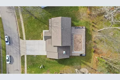 1229 Venetian Way, Columbus, OH 43230 - Photo 3