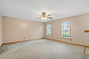 376 Galloway Ridge Dr, Galloway, OH 43119 - Photo 5