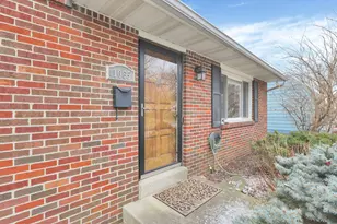 1065 Bernard Rd, Columbus, OH 43221 - Photo 5