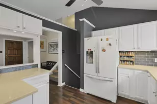1065 Bernard Rd, Columbus, OH 43221 - Photo 15